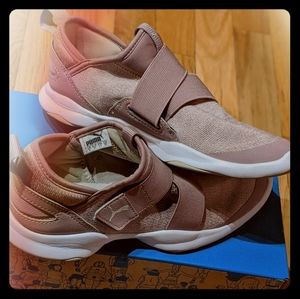 PUMA Dare Ac Sneaker